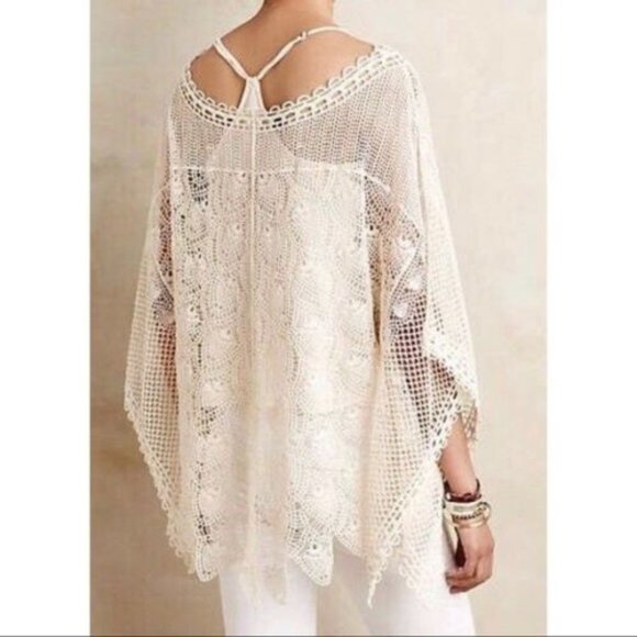 Sparrow Anthropoligie Scalloped Crochet Poncho Cream Loose Knit Sz XS/S NEW - Picture 3 of 9